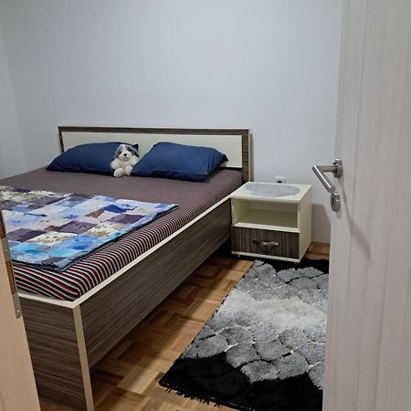 Apartmani Jaca Tuzla Exteriör bild