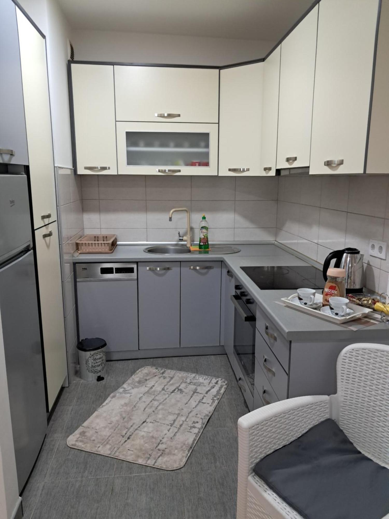 Apartmani Jaca Tuzla Exteriör bild