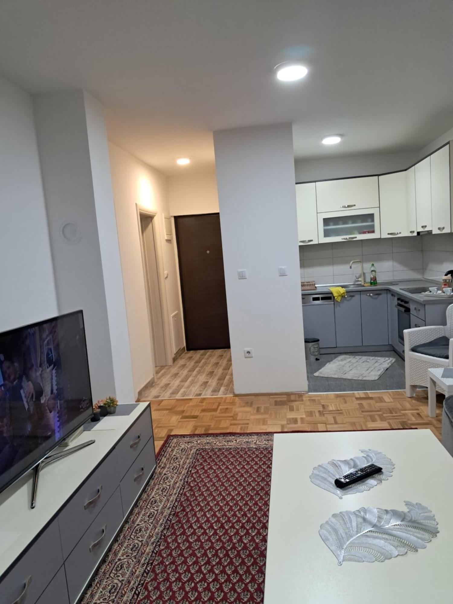 Apartmani Jaca Tuzla Exteriör bild