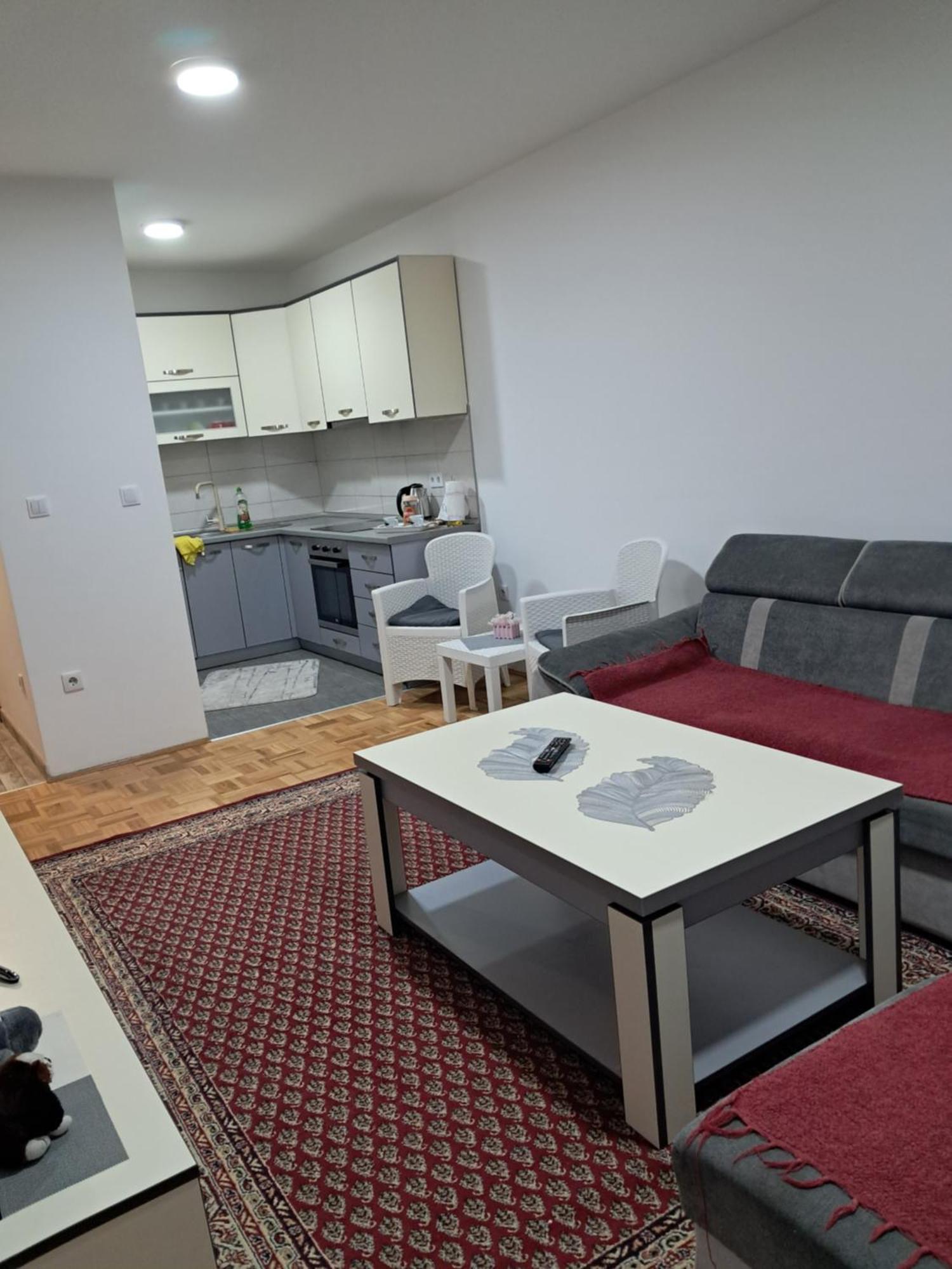 Apartmani Jaca Tuzla Exteriör bild