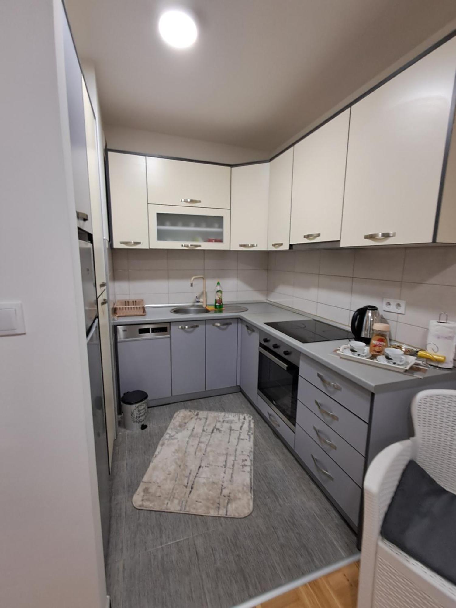Apartmani Jaca Tuzla Exteriör bild