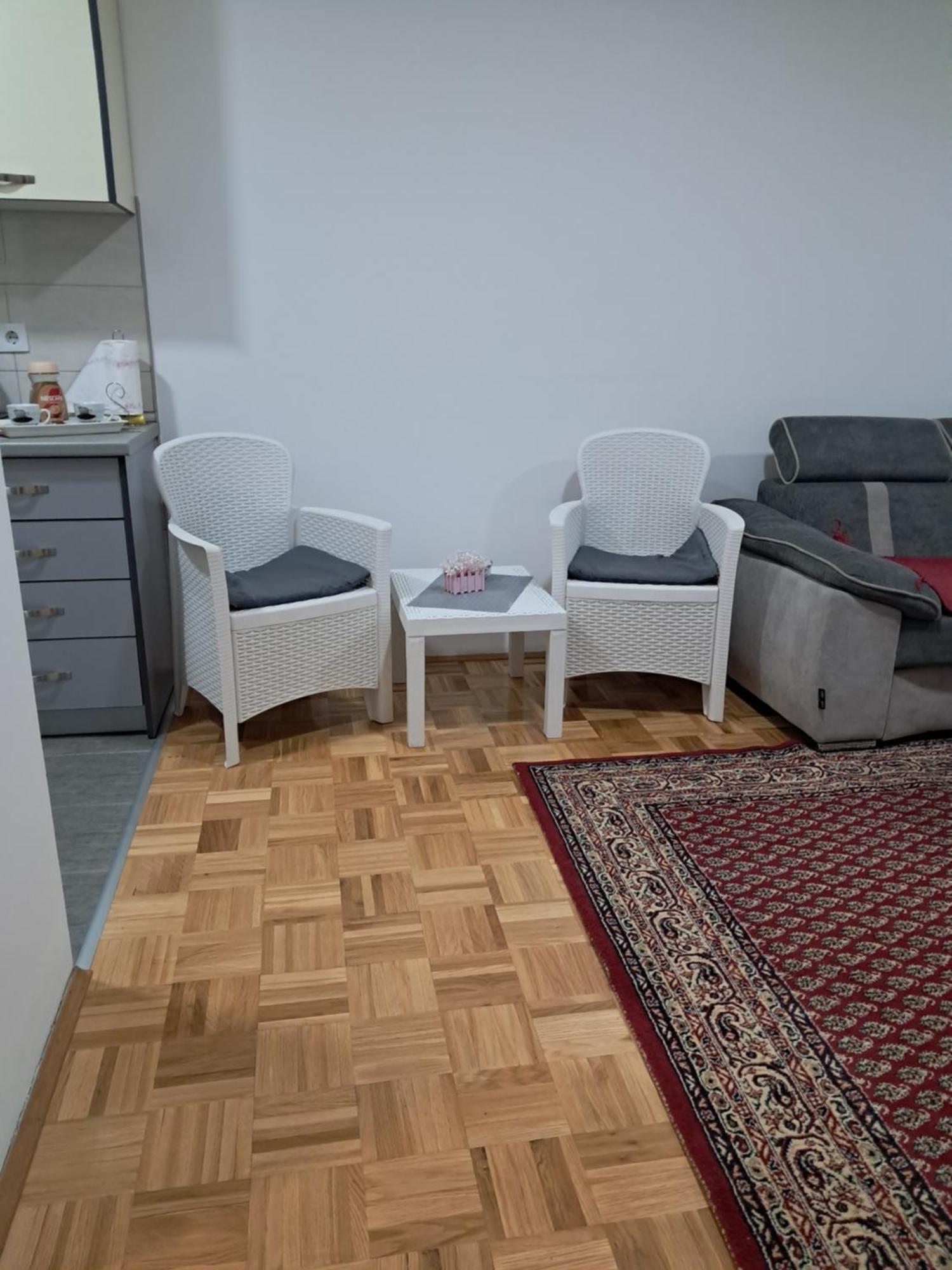 Apartmani Jaca Tuzla Exteriör bild