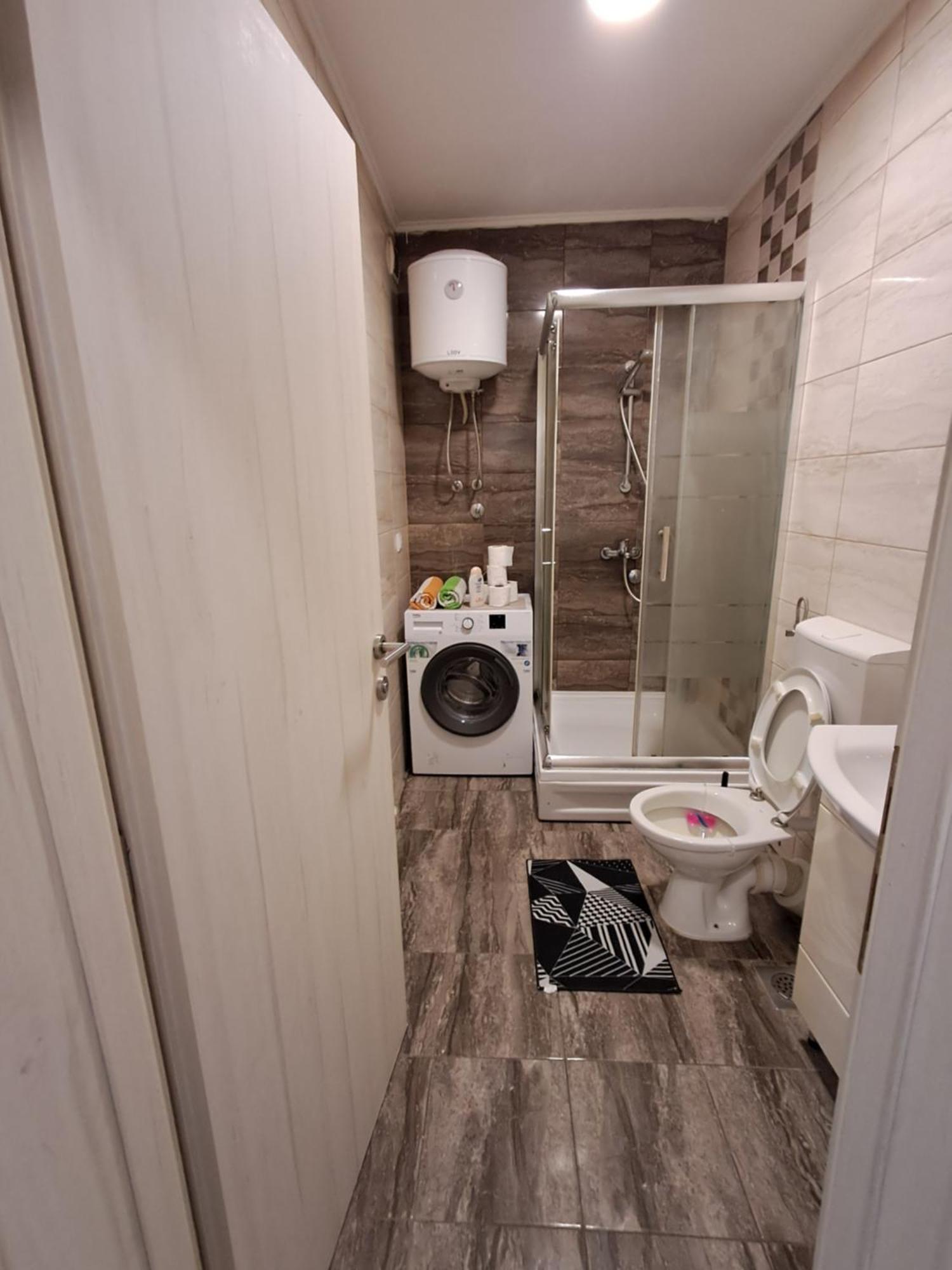 Apartmani Jaca Tuzla Exteriör bild